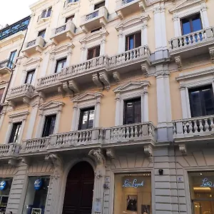 umberto-house-catania.taorminaitalyhotels.com/