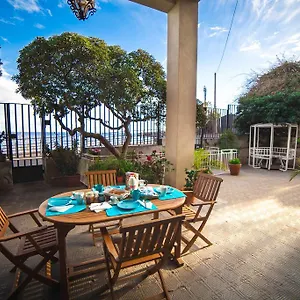https://holiday-home-agatina.catania-hotels.net